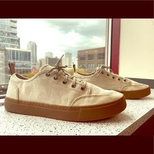 Toms Lace Up Gum Sole Sneakers